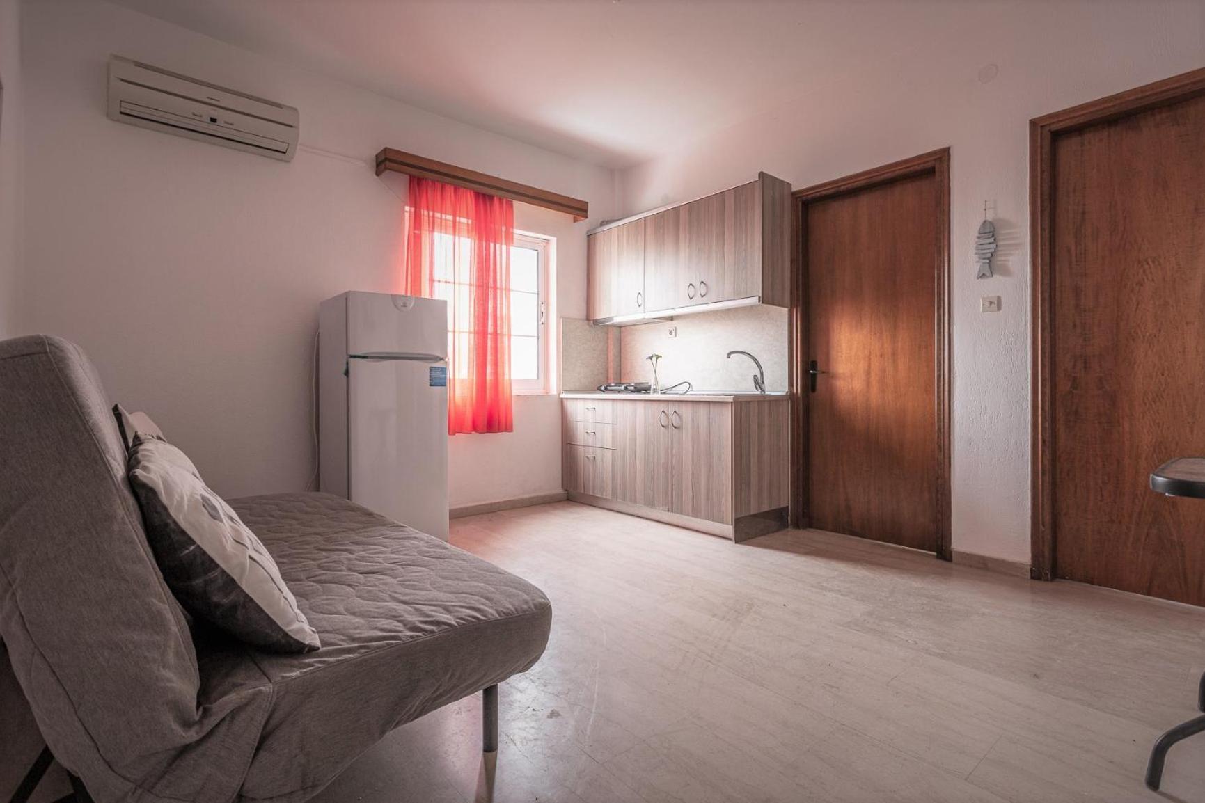 Mike'S Apartments Neoi Poroi Bagian luar foto