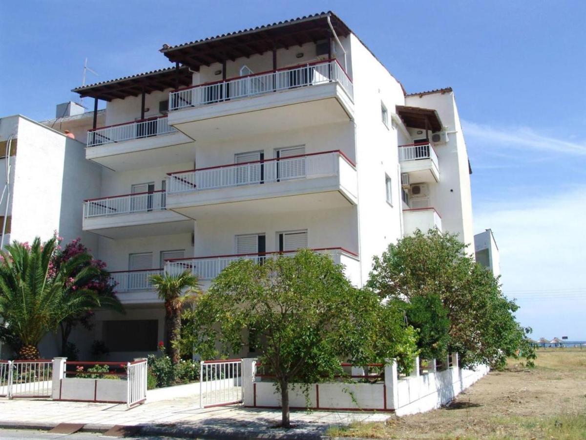 Mike'S Apartments Neoi Poroi Bagian luar foto