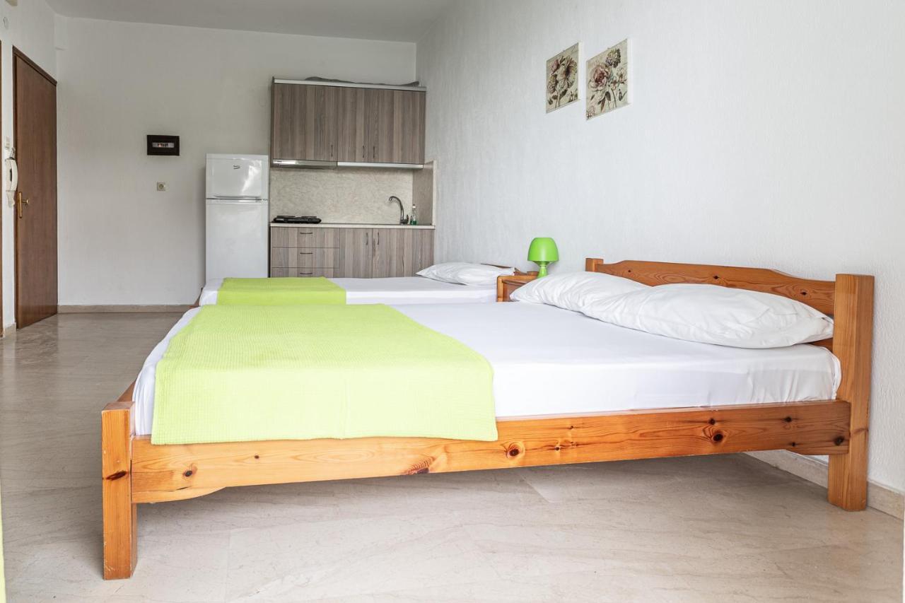 Mike'S Apartments Neoi Poroi Bagian luar foto